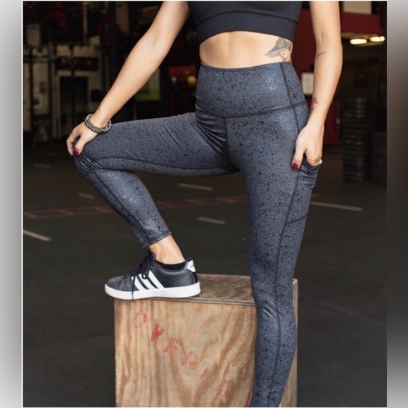 Salty Honey High Rise Workout Leggings - Picture 2 of 6